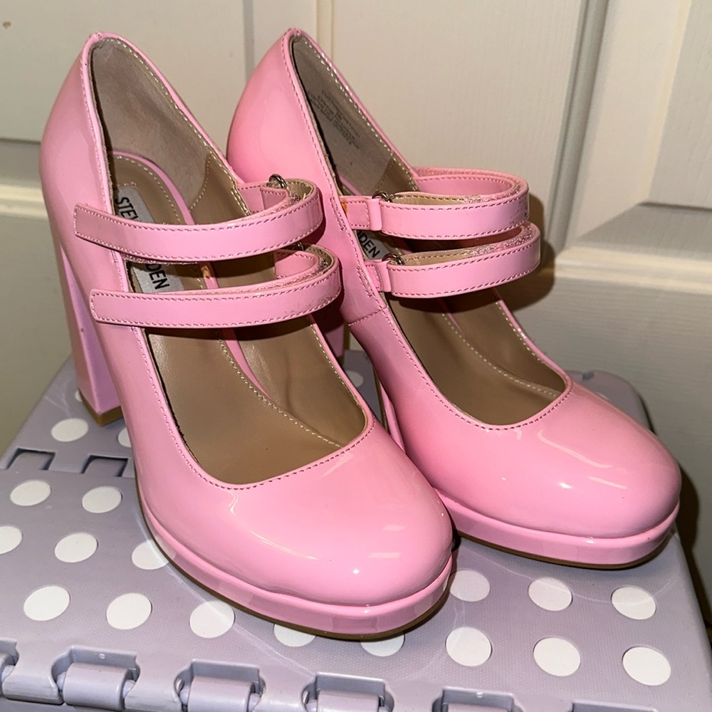 Steve Madden “custom” Maryjane shoes. New size 6.
